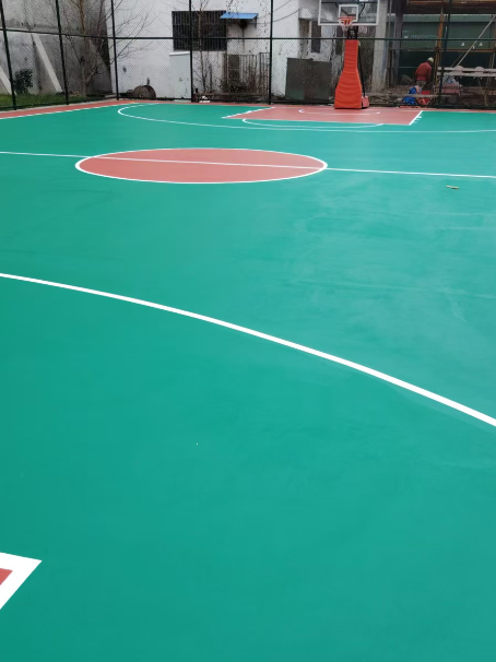 沭阳 球场长期使用易出现地面开裂